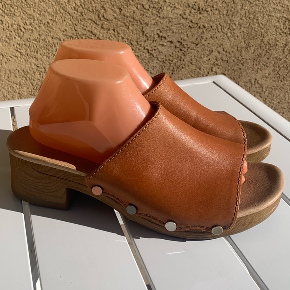 Dansko tan leather clogs slip on size 41 - Picture 1 of 12